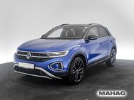 VW T-Roc, 1.5 TSI STYLE BlackStyle Digitalro, Jahr 2024 - München