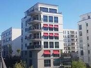 Hochwertige 2 Zimmer Wohnung EG mit großer Terrasse / Garten möglich *Wannen-/ Duschbad mit Fenster* Abstellraum *EBK *elekt. Rolläden *Keller *Aufzug - Berlin