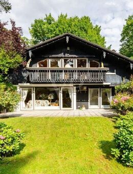 Haus im Alpenstil (Schwimmbad, Sauna.....auf 1.341 m² - Berlin