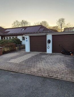 Bungalow mit herrlichem Garten und vermieteter Arztpraxis - Glashütten (Bayern)