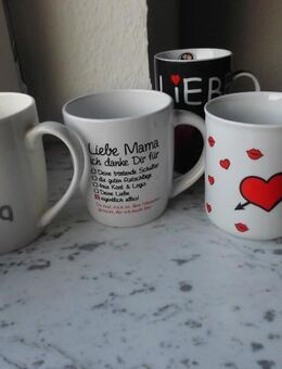 4 Becher "Liebe Mama, ich danke Dir" "I love Mama" "I love you, Herzen" "Liebe" Mugs weiß Tassen Keramik Porzellan zus. 5,- - Flensburg