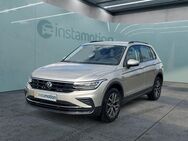 VW Tiguan, 2.0 TDI Life, Jahr 2024 - München