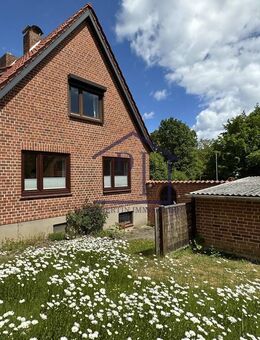 Gemütliches Zweifamilienhaus auf großem, gepflegten Grundstück - Sierksdorf