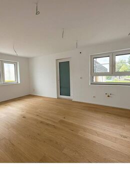 Erstbezug nach Sanierung: 3-Zi-Whg mit Balkon, Garten, PV-, Klimaanlage & großer Garage - Rheinmünster