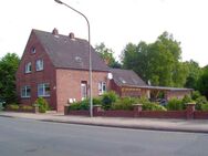**3-Familienhaus sowie 2 weitere Grundstücke im hinteren Bereich zur Bebauung mit z. B. 2 MFH** - Varel