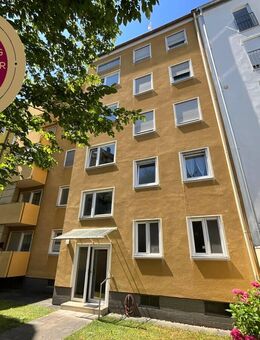 Sofort bezugsfertige und gepflegte 2-Zimmer-Wohnung im 1.OG mit Balkon inkl. Einbauküche - Nürnberg