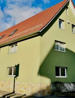 Energie B: mehr als 5.30% Rendite: Höchst- Energetisches Neubau - Niveau: MFH, 6 WE in Co, top san-renov., kompl verm. - Coburg