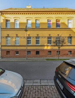 Freistehendes, denkmalgeschütztes Mehrfamilienhaus mit 7 Wohnungen in zentraler Lage von Delitzsch - Delitzsch