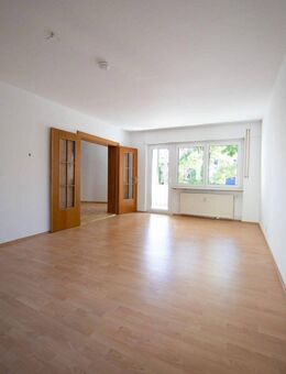 VON PRIVAT: MODERNE 3,5 ZI. ETW (1.OG), 3 BALKONE, TAGESLICHTBAD - Nürnberg