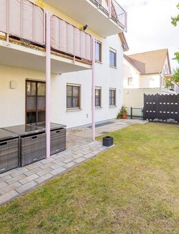 Zwei Terrassen, Einbauküche, Keller, Rollläden, Stellplatz: Moderne Vierzimmerwohnung in Leegebruch - Leegebruch