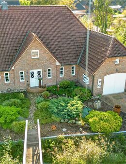 Tradition trifft Zukunft – Modernes Friesenhaus mit PV-Anlage im Grünen - Oldenswort