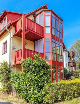 +++ Rarität! - 4-Zimmer-Wohnung mit 2 Balkonen, Carport-Stellplatz und Aufzug +++ - Dresden