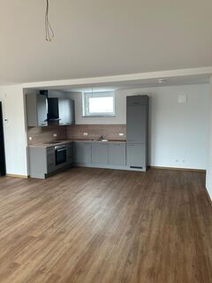 Erstbezug - wunderschöne 3 Zimmer Neubauwohnung mit Einbauküche u. großer Terrasse