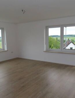 Hier gibt es nichts mehr zu tun! Einziehen u. den Ausblick genießen: Zweifamilienhaus in Mallersdorf - Mallersdorf-Pfaffenberg
