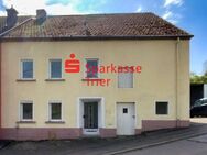 Chance für Handwerker! Sanierungsbedürftiges Reihenendhaus in Kirf! - Kirf