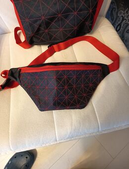 Ein Rucksack mit passender Bauchtasche - Hamburg Hamburg-Nord