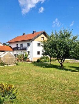 Schönes, großzügiges Eckgrundstück mit Obstbaumbestand und sanierungsbedürftigem Zweifamilienhaus - Emmerting