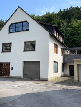 Zweifamilienhaus mit Werkstatt und Garage - Werdohl