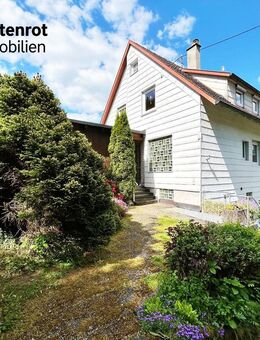 Zwei-Familien-Heimat. 8 Zimmer auf 142 m². Mit Einliegerwohnung. Bezaubernder Garten. 2 Garagen. - Tuttlingen