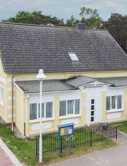 Umgeben von der Ostsee: Grundstück mit 2 Häusern in Thiessow - Thiessow