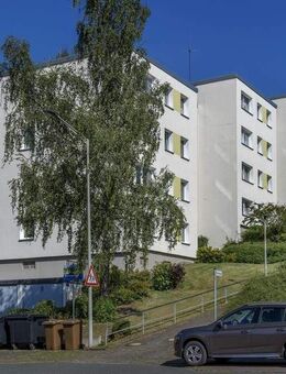 Famiienwohnung! 4 Zimmer Wohnung mit Balkon in Neunkirchen - WBS erforderlich - Neunkirchen (Nordrhein-Westfalen)