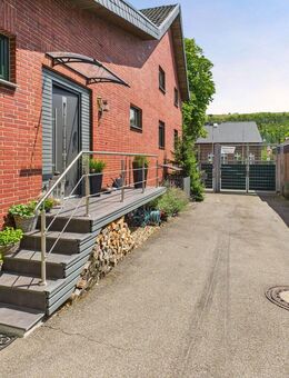 Einfamilienhaus mit Einliegerwohnung und Hallen - Ideal für Familie, Hobby oder zur Vermietung - Hückelhoven