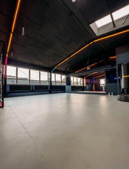 Nutzbare Halle für Sport und Freizeit. Yoga, Kinderturnen, Tanzen - Solingen (Klingenstadt)