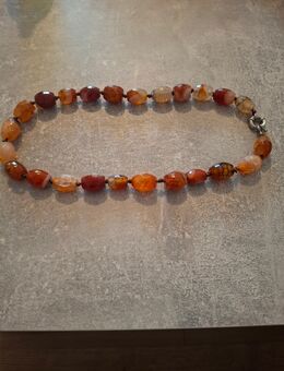 Kette in Erdtönen - Düsseldorf