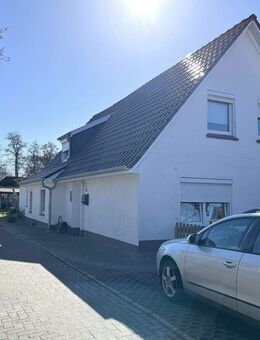 Großzügige 7-Zimmer-Wohnung mit zwei Terrassen - Berumbur