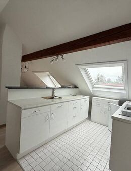 Charmante 1-Zimmer Wohnung in Linkenheim-Hochstetten - Linkenheim-Hochstetten