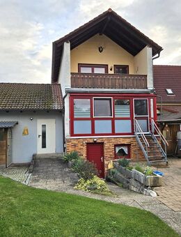 Gepflegtes Zweifamilienhaus mit Wintergarten, Doppelgarage und attraktiven Extras - Gunzenhausen