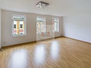 Renoviert mit großem Balkon - 3 große Zimmer - Gera