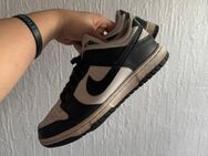 getragene Sneaker Nike Dunk Panda Low, Schwarz/Weiß - Bremen