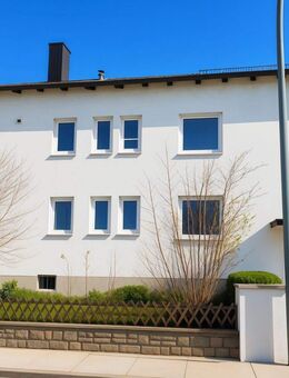 Dreifamilienhaus in Alteglofsheim mit Traumlage - 3 Wohnungen, großes Grundstück, 3 Garagen! - Alteglofsheim