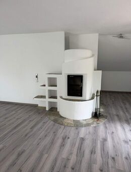 Zur MIETE- Wohnen unter dem Dach direkt am Nikolausberg und herrlicher Aussicht mit Balkon & Garten - Würzburg