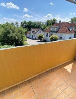 Gut geschnittene 3-Zi-Whg. mit Blick nach Osten, Süden u. Westen, im 2.OG mit Balkon in Freilassing. - Freilassing