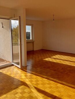 3 Zimmer-Wohnung, Frankfurt/Main Bergen-Enkheim mit Süd/Ost-Balkon, in der Nähe der U-Bahnstation U-7 u. U-4 am Hessen-Center r - Frankfurt (Main)