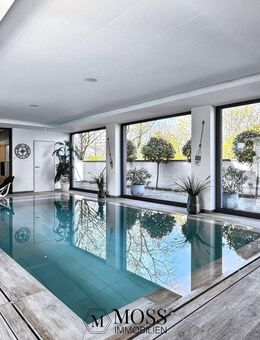 Luxus pur am Fuße des Tunibergs - traumhafte Unternehmervilla mit Innenpool und Gewerbeeinheiten - Freiburg (Breisgau)