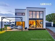 LUXHAUS Flachdach mit Glasfasade über den Dächern von Weinheim 100% Wohlfühlklima – 100% Design - Weinheim