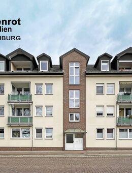 IN BESTER STADTLAGE: HELLE DREI-RAUM-EIGENTUMSWOHNUNG MIT BALKON UND EINBAUKÜCHE UND GARAGE - Anklam