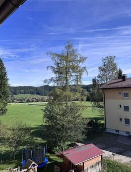 Wohlfühlwohnung mit Balkon & Blick ins Grüne - Hausham