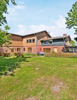 Resthof, ca. 2005 modernisiert mit viel Potential und ca. 3 Hektar Land in der Nähe von Hohenwestedt - Hohenwestedt