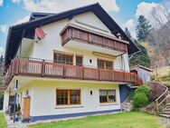 Viel Platz für 3 Familien, renoviert, ruhige Lage am Waldrand, Heizung 2018, PV + Speicher - Enzklösterle