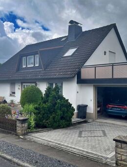 Wohnhaus mit Garage in Unterhaun - Hauneck