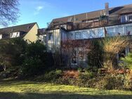 Gemütliche, helle Dachgeschosswohnung mit Balkon/Dachterrasse - Pinneberg