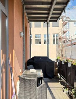Mitten in der Stadt, fern vom Trubel: 2-Zimmer-Hofwohnung mit Balkon - Schwerin