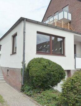 Helle Drei-Zimmer Wohnung mit EBK, Loggia und Garage nahe Bürgerpark - Bremen