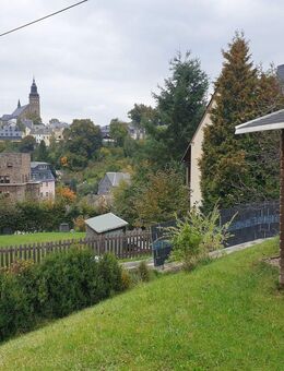 Eigenheim mit Anlage? Oder lieber 2 Generationen auf einem Grundstück? Zweifamilienhaus nahe Schneeberger Zentrum sucht neue Anleger und Nutzer - Schneeberg (Sachsen)