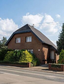 schönes, gepflegtes Einfamilienhaus mit Einliegerwohnung großem Grundstück und Garten - Heusweiler