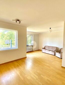 HELL, RUHIG | MIT BALKON - Berlin